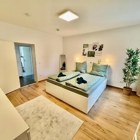 Fewo-palmtrees 3 - Grosse Und Moderne 2 Zimmerwohnung Mit Sued-west Balkon In Gladbeck-mitte Naehe Movie Park Und Arena Aufschalke Appartement