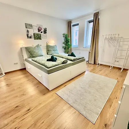 Apartament Fewo-palmtrees 3 - Grosse Und Moderne 2 Zimmerwohnung Mit Sued-west Balkon In Gladbeck-mitte Naehe Movie Park Und Arena Aufschalke