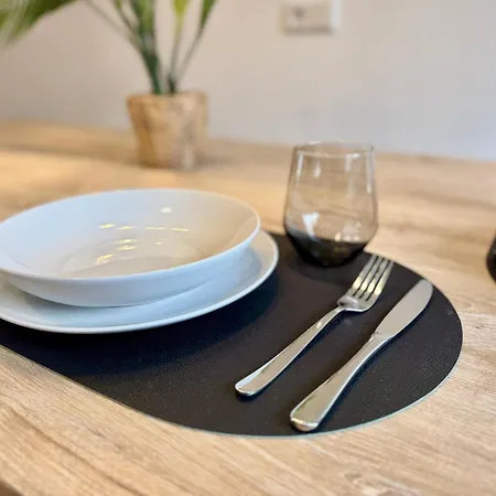 Fewo-palmtrees 3 - Grosse Und Moderne 2 Zimmerwohnung Mit Sued-west Balkon In Gladbeck-mitte Naehe Movie Park Und Arena Aufschalke *