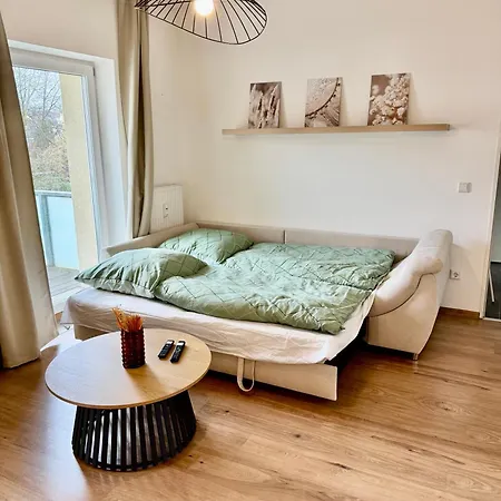 Fewo-palmtrees 3 - Grosse Und Moderne 2 Zimmerwohnung Mit Sued-west Balkon In Gladbeck-mitte Naehe Movie Park Und Arena Aufschalke Appartement