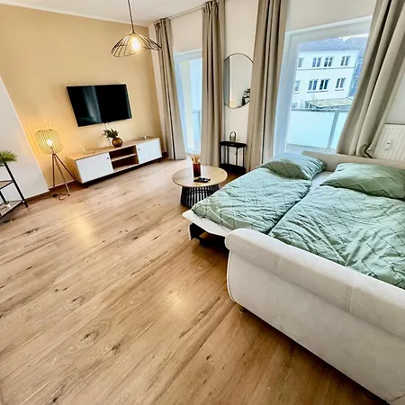 Fewo-palmtrees 3 - Grosse Und Moderne 2 Zimmerwohnung Mit Sued-west Balkon In Gladbeck-mitte Naehe Movie Park Und Arena Aufschalke * Gladbeck