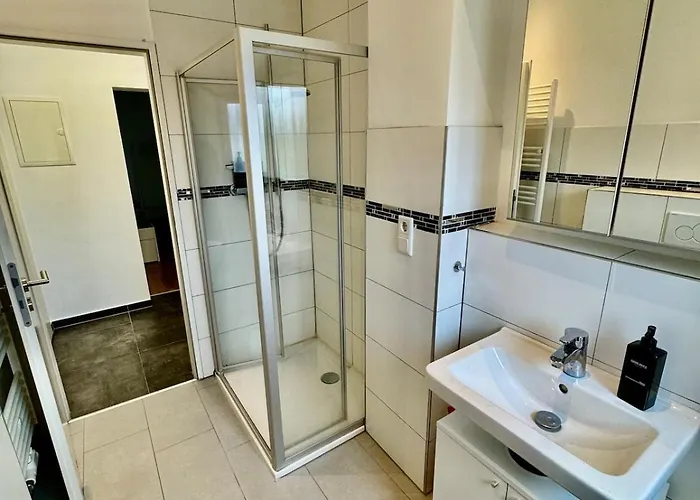 Appartement Fewo-palmtrees 3 - Grosse Und Moderne 2 Zimmerwohnung Mit Sued-west Balkon In Gladbeck-mitte Naehe Movie Park Und Arena Aufschalke *