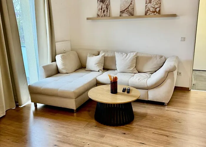 Fewo-palmtrees 3 - Grosse Und Moderne 2 Zimmerwohnung Mit Sued-west Balkon In Gladbeck-mitte Naehe Movie Park Und Arena Aufschalke Appartement