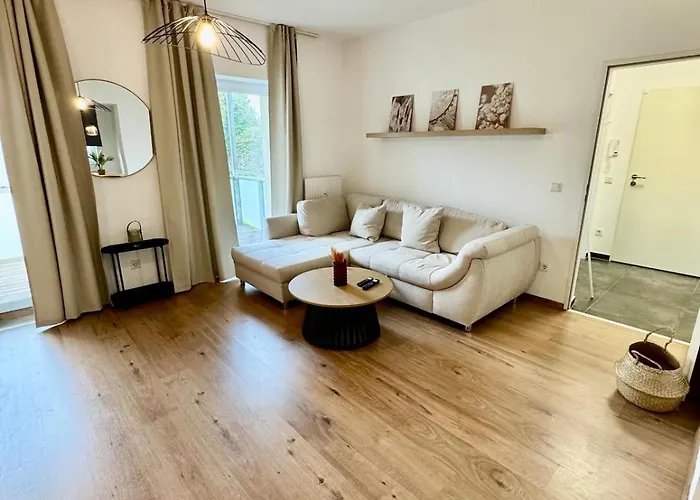 Fewo-palmtrees 3 - Grosse Und Moderne 2 Zimmerwohnung Mit Sued-west Balkon In Gladbeck-mitte Naehe Movie Park Und Arena Aufschalke * Gladbeck