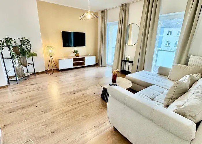 Appartement Fewo-palmtrees 3 - Grosse Und Moderne 2 Zimmerwohnung Mit Sued-west Balkon In Gladbeck-mitte Naehe Movie Park Und Arena Aufschalke Gladbeck
