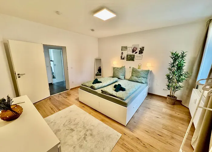 Fewo-palmtrees 3 - Grosse Und Moderne 2 Zimmerwohnung Mit Sued-west Balkon In Gladbeck-mitte Naehe Movie Park Und Arena Aufschalke Appartement