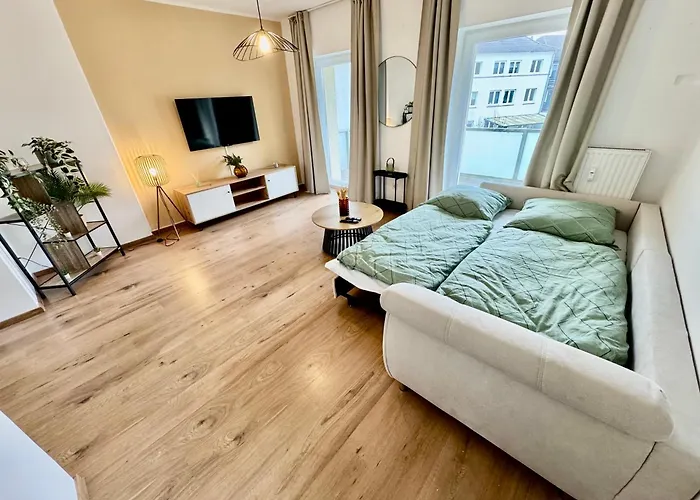 Fewo-palmtrees 3 - Grosse Und Moderne 2 Zimmerwohnung Mit Sued-west Balkon In Gladbeck-mitte Naehe Movie Park Und Arena Aufschalke * Gladbeck